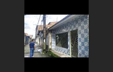 Imagem: A casa possui 2 Dormitórios, 1 Banheiro e está localizado