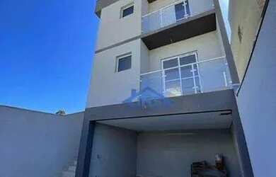 Imagem: A casa possui 3 Dormitórios, 2 Banheiros, 4 Vagas na garagem