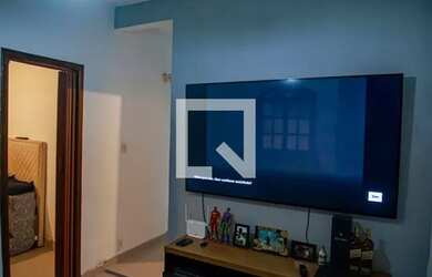 Imagem: A casa possui 2 Dormitórios, 1 Banheiro, 1 Vaga na garagem