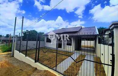 Imagem: A casa possui 2 Dormitórios, 1 Banheiro, 4 Vagas na garagem