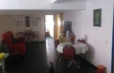 Imagem: O depósito possui 5 Vagas na garagem, 550m² de Área e está