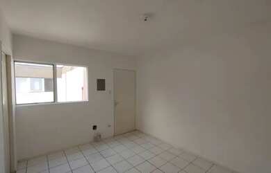 Imagem: O apartamento possui 2 Dormitórios, 1 Banheiro, 2 Vagas na