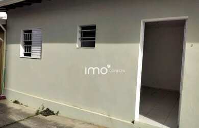 Imagem: A casa possui 1 Dormitório, 1 Banheiro, 1 Vaga na garagem