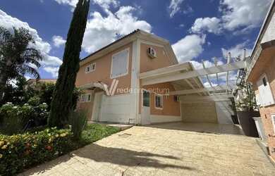 Imagem: A casa em condomínio possui 3 Dormitórios, 4 Banheiros, 4