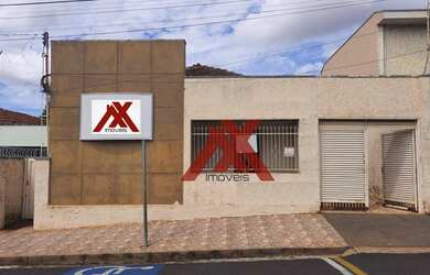 Imagem: O depósito possui 4 Vagas na garagem, 155m² de Área e está