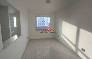 Imagem: O apartamento possui 1 Dormitório, 1 Banheiro, 1 Vaga na garagem