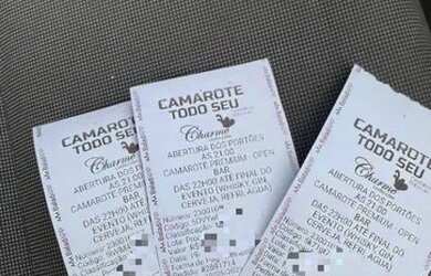 Imagem: A casa possui 2 Dormitórios, 2 Vagas na garagem, 750m² de