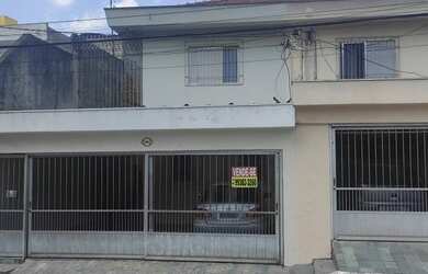 Imagem: A casa possui 3 Dormitórios, 5 Banheiros, 2 Vagas na garagem