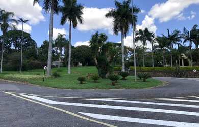 Imagem: O terreno possui 2.472m² de Área e está localizado em Jardim