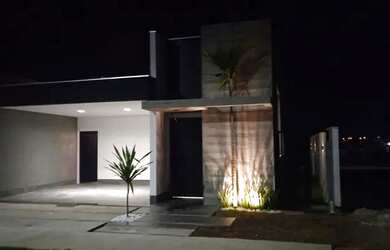 Imagem: A casa em condomínio possui 3 Dormitórios, 3 Banheiros, 2