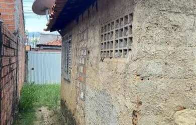 Imagem 6: Vendo material de uma casa no bairro vamos ver o sol