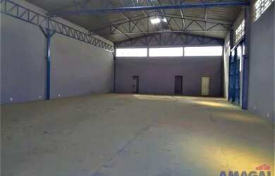 Imagem: O depósito possui 300m² de Área e está localizado em Jardim