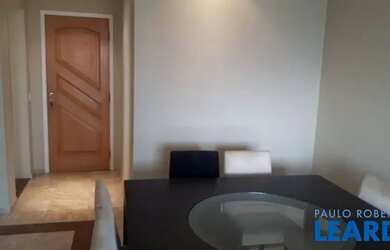 Imagem: O apartamento possui 2 Dormitórios, 1 Banheiro, 2 Vagas na