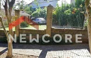 Imagem: A casa possui 2 Dormitórios, 1 Banheiro, 4 Vagas na garagem