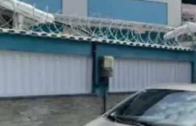 Imagem: A casa possui 5 Dormitórios, 3 Banheiros, 4 Vagas na garagem