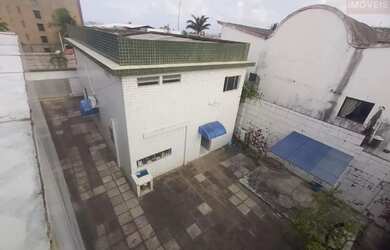 Imagem: A casa possui 5 Dormitórios, 3 Banheiros, 3 Vagas na garagem