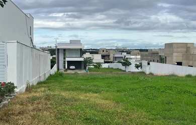 Imagem: O terreno possui 300m² de Área e está localizado em Cuiabá