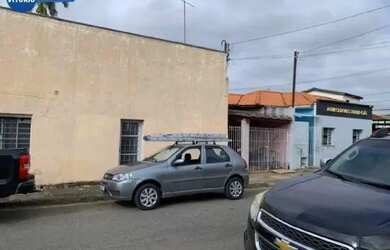 Imagem: O depósito possui 375m² de Área e está localizado em Parque