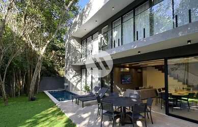 Imagem: A casa em condomínio possui 5 Dormitórios, 5 Banheiros, 5