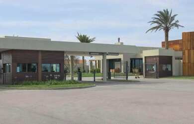 Imagem: O terreno possui 10m² de Área e está localizado em Laranjal