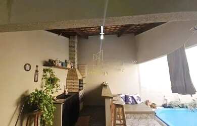 Imagem: A casa em condomínio possui 2 Dormitórios, 1 Banheiro, 2 Vagas