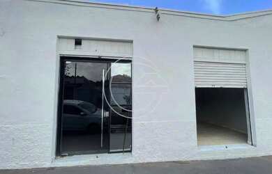 Imagem: O depósito possui 1 Vaga na garagem e 300m² de Área e está