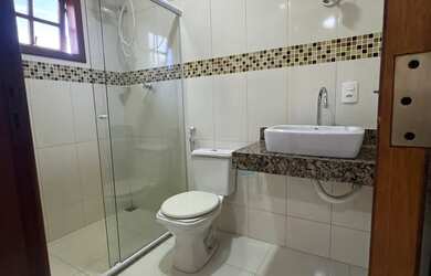 Imagem: A casa em condomínio possui 3 Dormitórios, 4 Banheiros e 2