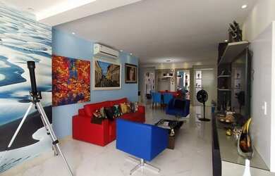 Imagem: O apartamento possui 3 Dormitórios, 5 Banheiros, 2 Vagas na