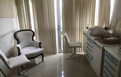 Imagem: O depósito possui 1 Vaga na garagem e 93m² de Área e está