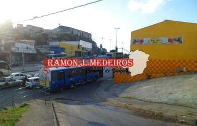 Imagem: A casa possui 3 Dormitórios, 1 Banheiro, 3 Vagas na garagem