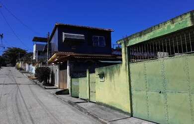 Imagem: A casa possui 1 Dormitório, 1 Banheiro, 1 Vaga na garagem e