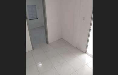 Imagem: A casa possui 5 Dormitórios, 3 Banheiros, 1 Vaga na garagem