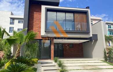 Imagem: A casa em condomínio possui 4 Dormitórios, 5 Banheiros, 4