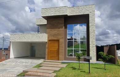 Imagem: A casa em condomínio possui 4 Dormitórios, 5 Banheiros, 4