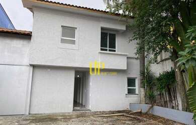 Imagem: O depósito possui 5 Vagas na garagem e 230m² de Área e está