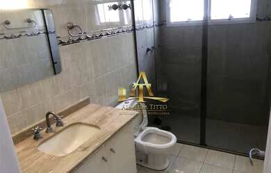 Imagem: A casa em condomínio possui 4 Dormitórios, 5 Banheiros, 3