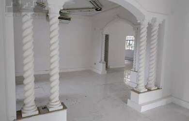 Imagem: A casa possui 5 Dormitórios, 5 Banheiros, 5 Vagas na garagem