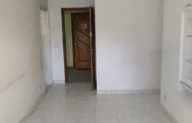 Imagem 2: Apartamento para Alugar por R$ 800,00 em Rocha Miranda/RJ