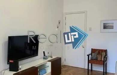 Imagem: O apartamento possui 2 Dormitórios, 2 Banheiros, 49m² de Área