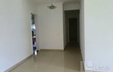 Imagem: O apartamento possui 3 Dormitórios, 1 Banheiro, 1 Vaga na garagem