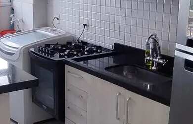 Imagem: O apartamento possui 2 Dormitórios, 1 Banheiro, 1 Vaga na garagem