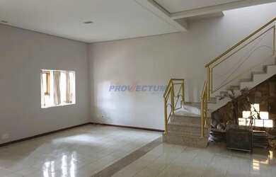 Imagem: A casa em condomínio possui 4 Dormitórios, 5 Banheiros, 4