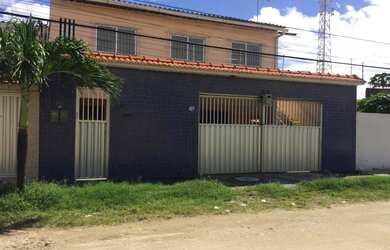 Imagem: A casa possui 5 Dormitórios, 5 Banheiros, 2 Vagas na garagem