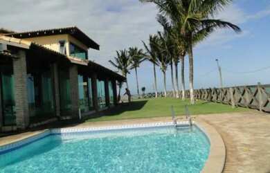 Imagem: A casa possui 4 Dormitórios, 5 Banheiros, 5 Vagas na garagem