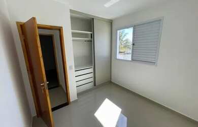 Imagem: O apartamento possui 2 Dormitórios, 1 Banheiro, 2 Vagas na