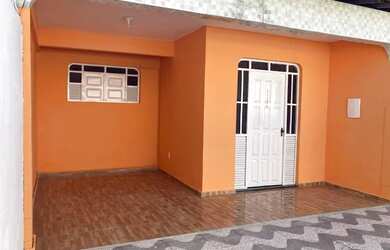 Imagem: A casa possui 3 Dormitórios, 3 Banheiros, 2 Vagas na garagem