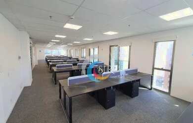 Imagem: O depósito possui 5 Vagas na garagem, 570m² de Área e está