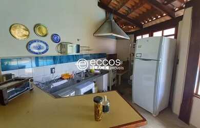 Imagem: A casa possui 4 Dormitórios, 5 Banheiros, 4 Vagas na garagem