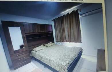 Imagem: A casa possui 2 Dormitórios, 2 Banheiros, 1 Vaga na garagem