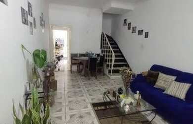 Imagem: A casa possui 2 Dormitórios, 1 Banheiro, 1 Vaga na garagem